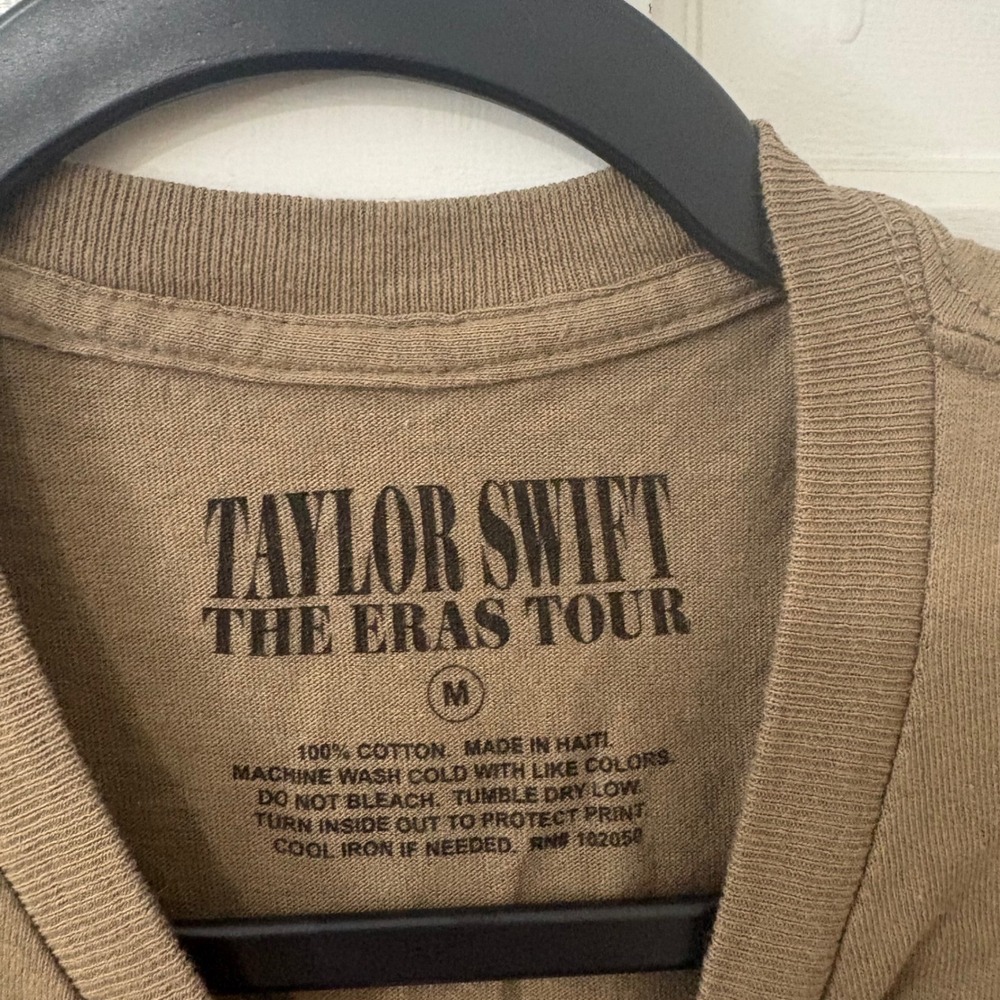 Taylor Swift The Eras Tour 2023-2024 T-Shirt M Brown Cotton Concert Tee Official - Picture 2 of 4